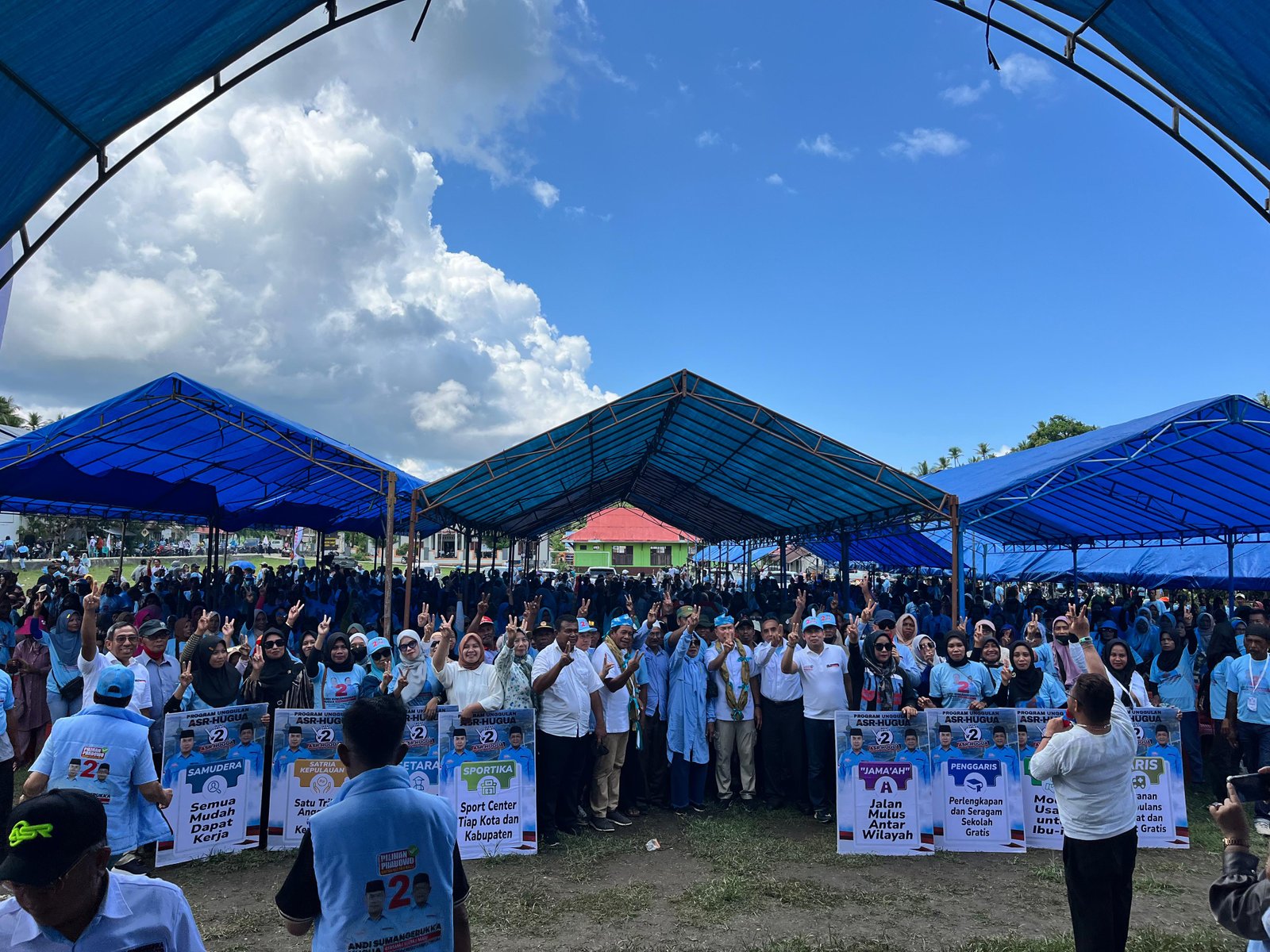 Kampnaye Hari Terakhir di Wakatobi, Pasangan Andi Sumangerukka-Hugua Gelar Simulasi Pencoblosan di Desa Sandi